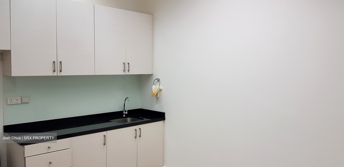 One Pemimpin (D20), Office #441830651
